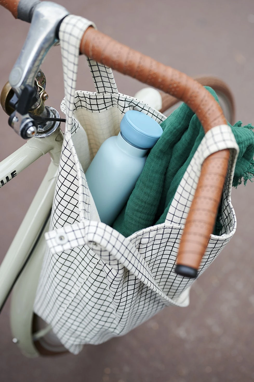 Mepal Isoleerfles Ellipse 350 Ml - Nordic Green OP=OP 4 Mepal Isoleerfles Ellipse 350 Ml - Nordic Green OP=OP - Afbeelding 2