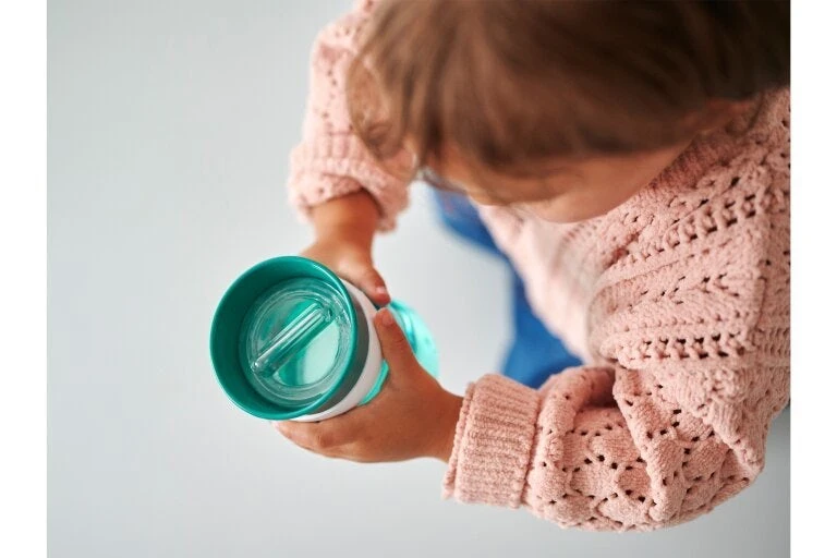 Mepal Oefenbeker 360° Mio 300 Ml - Deep Pink OP=OP 4 Mepal Oefenbeker 360° Mio 300 Ml - Deep Pink OP=OP - Afbeelding 2