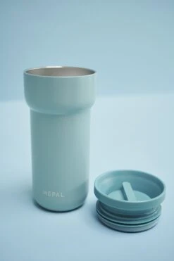 Mepal Isoleerbeker Ellipse 475 Ml - Nordic Green Rvs OP=OP -Mepal Winkel Ellipse insulated mug b 2022 09 27 113959 yozr