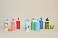 Mepal Drinkfles Campus Pop-up Ml - Rood 11 Mepal Drinkfles Campus Pop-up Ml - Rood -Mepal Winkel drinking bottles pop up Campus colours and prints a